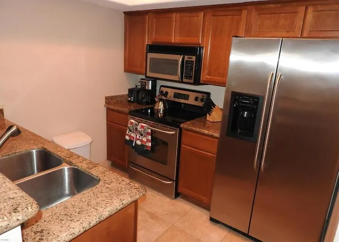 Luxury Biltmorecondo - 32nd And Camelback - Biltmore Golf Course Apartment
