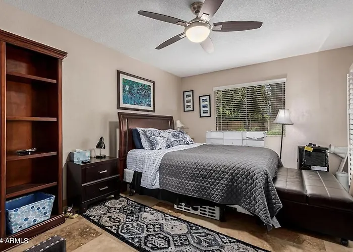 Luxury Biltmorecondo - 32nd And Camelback - Biltmore Golf Course