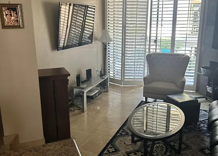 Luxury Biltmorecondo - 32nd And Camelback - Biltmore Golf Course Apartment *
